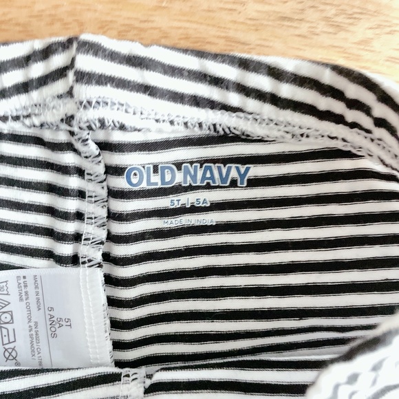 🧸 SALE! (5/$15, 8/$22, 12/$30) Old Navy Shorts 5T Unisex biker shorts kids - Picture 6 of 6